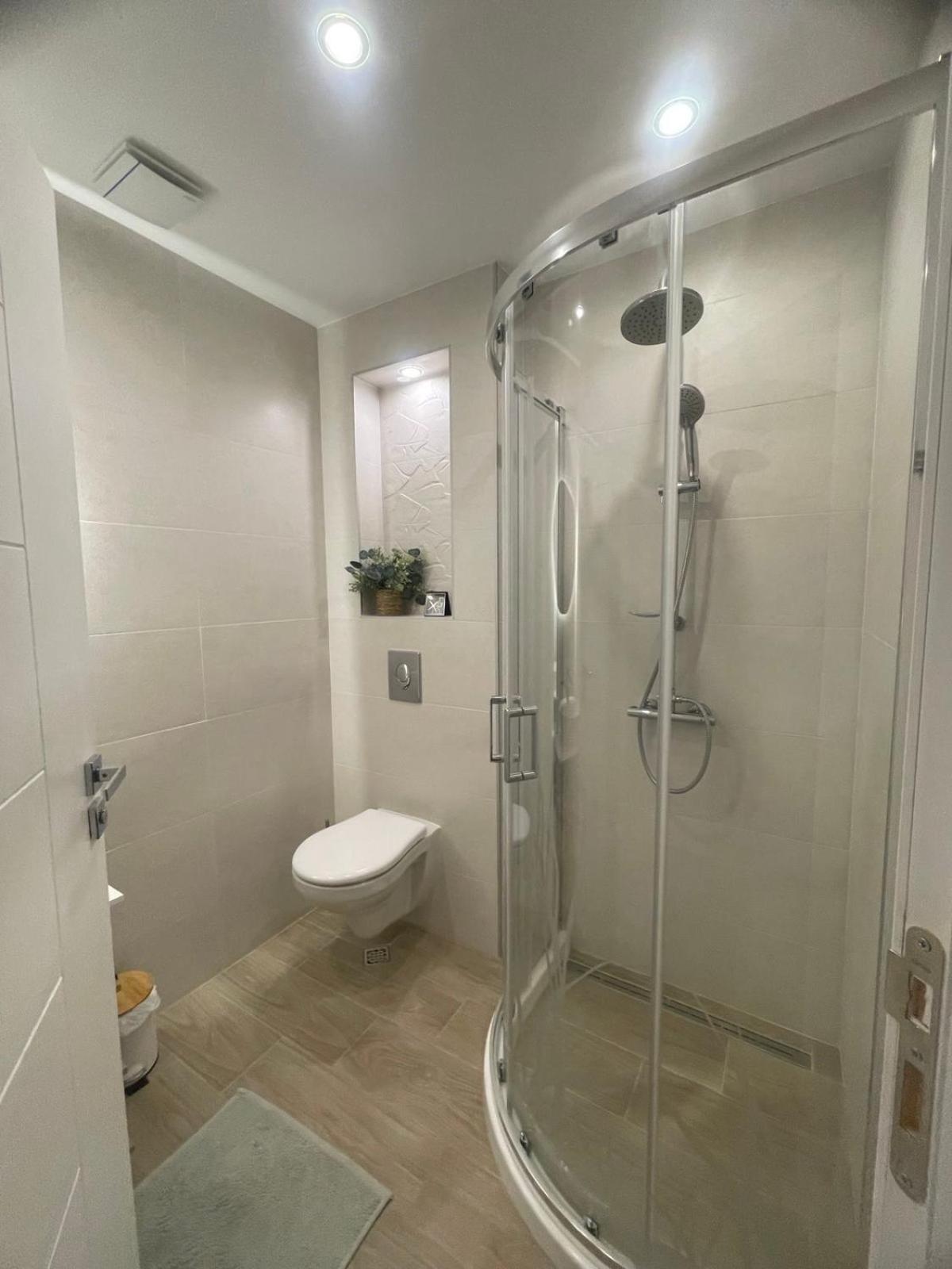 Sea Esta Apartment Néa Péramos Exteriör bild